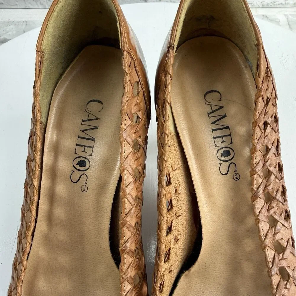 Cameos Vintage Women's Size 7 Brown Leather Cut Out Classic Pump Heels